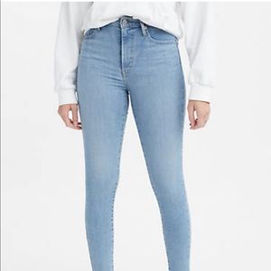 LEVI 720 HIGH RISE SUPER SKINNY WOMEN'S JEANS, 24